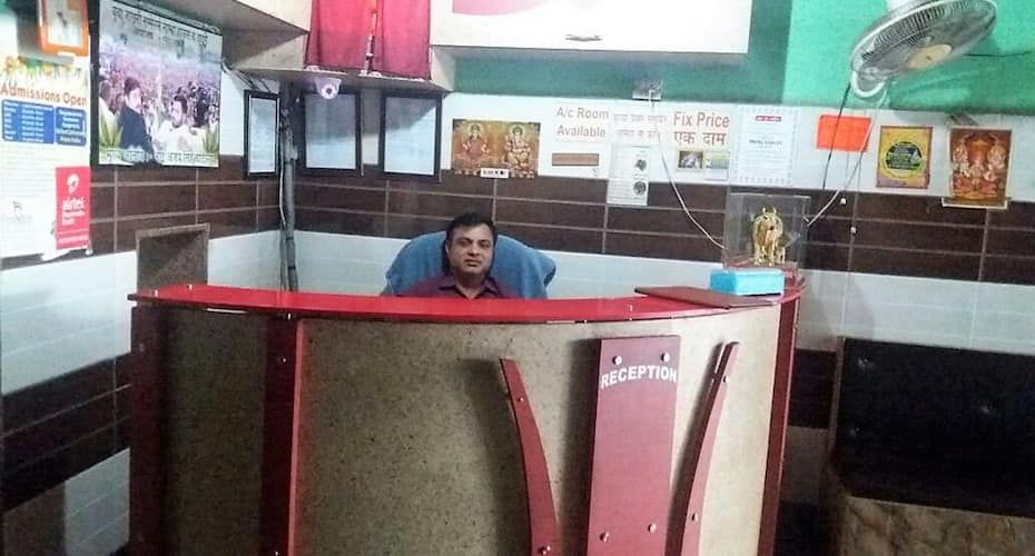 Hotel Tushar & Family Restaurant