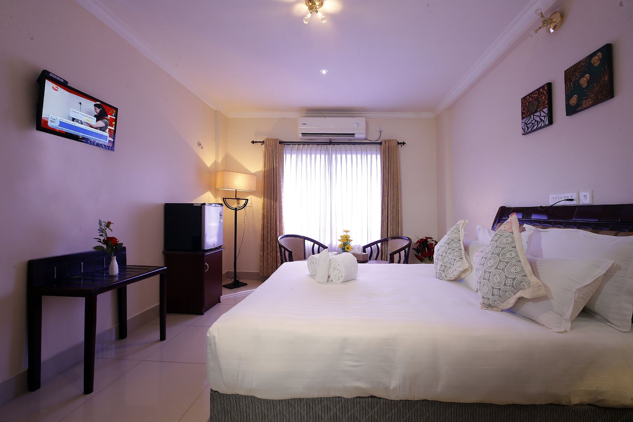 Rose International Hotel Deluxe A/C Room 3