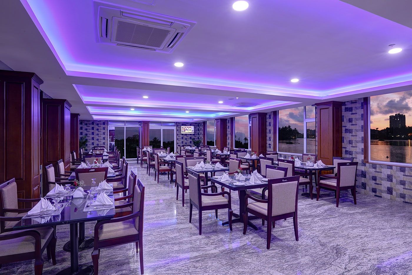 Food & Dining