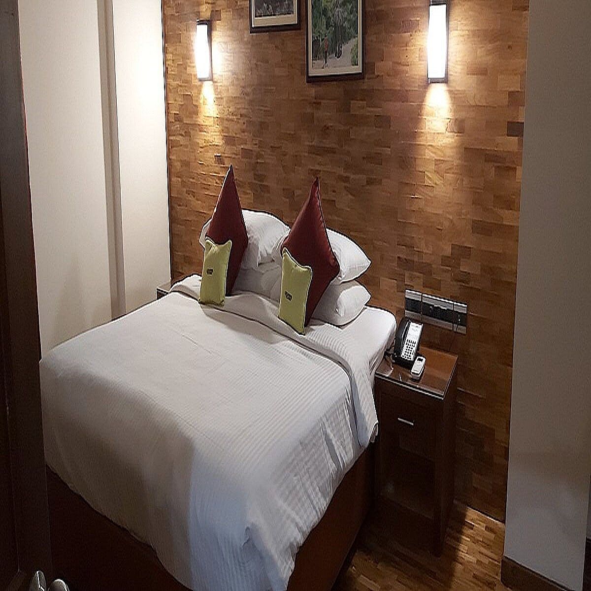 JVK Park Hotel Deluxe Room 6
