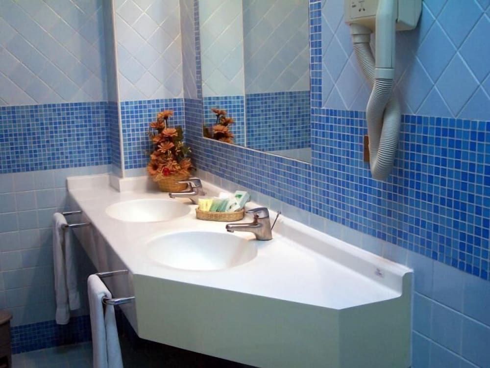 Hotel Belvedere Triple Room 4