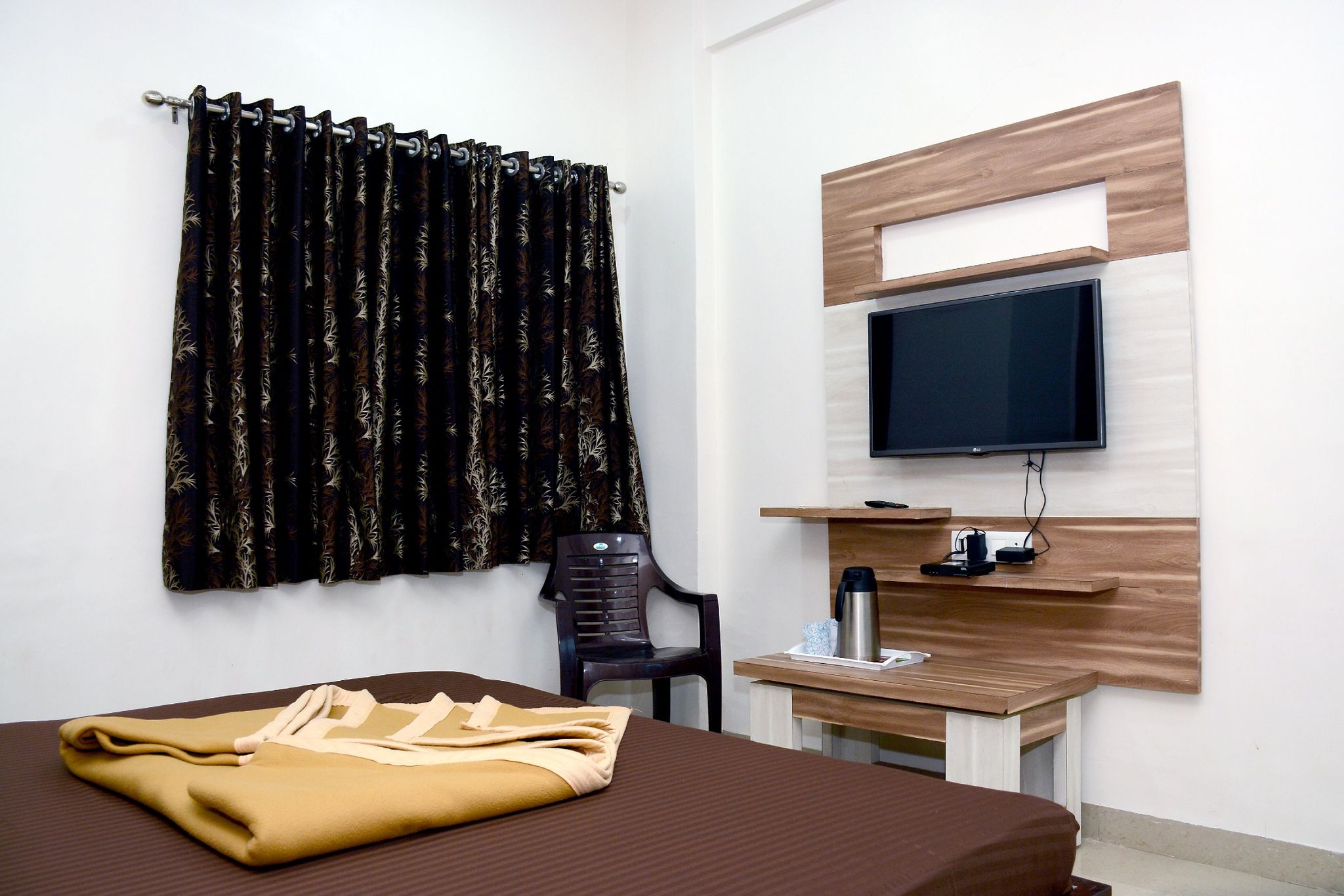 SHREE HOTEL STANDARD NON AC 4