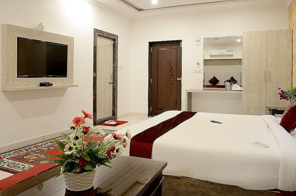 Ambay Villa Standard Room 9