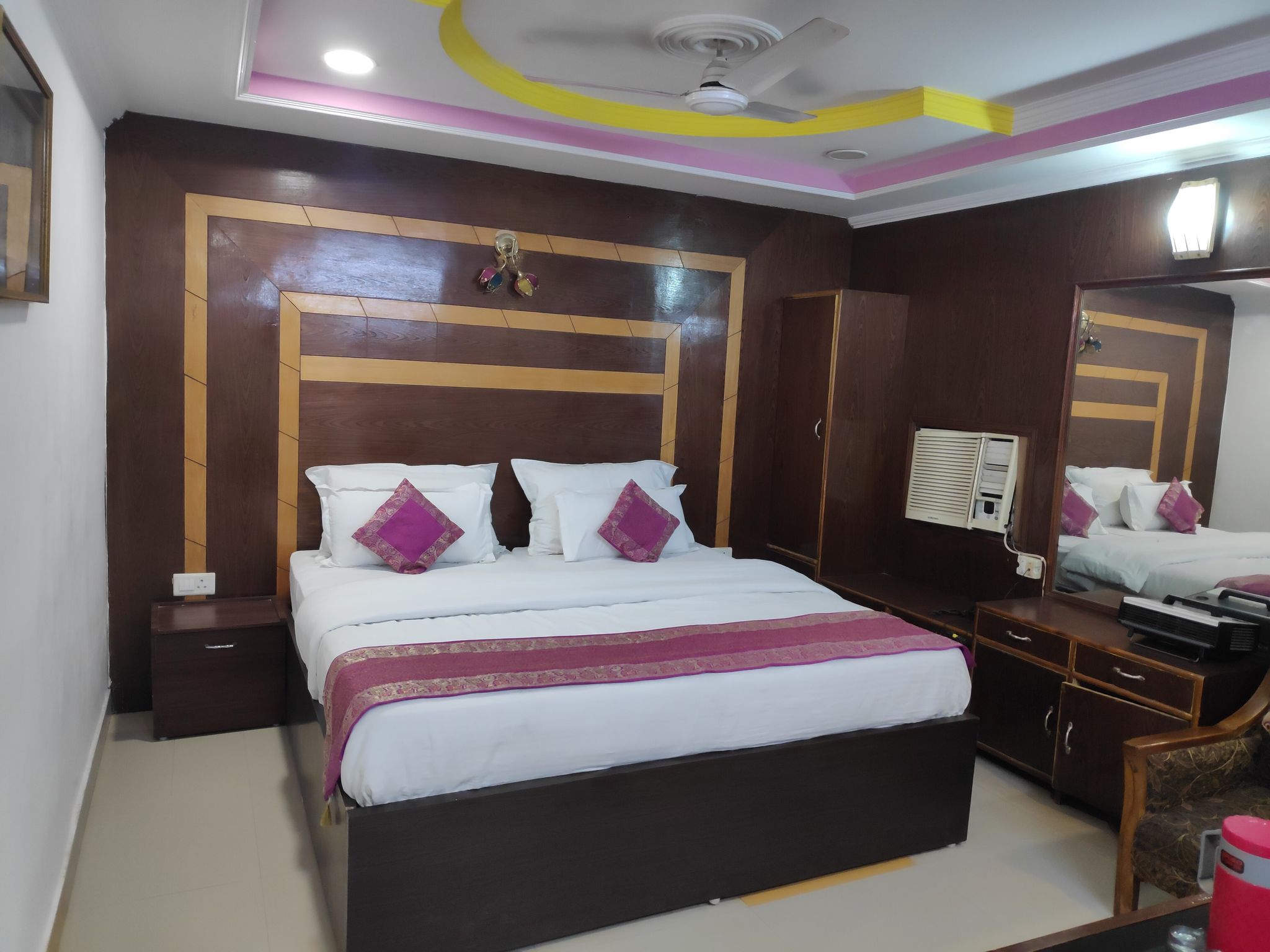 Hotel Aryan  Presidential