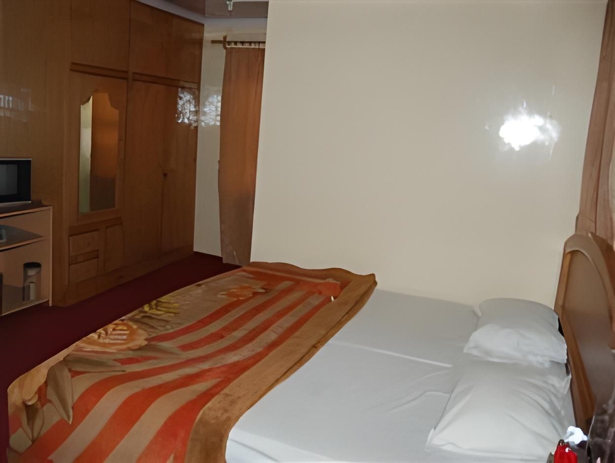 Marias Hotel Deluxe with Wi fi 3