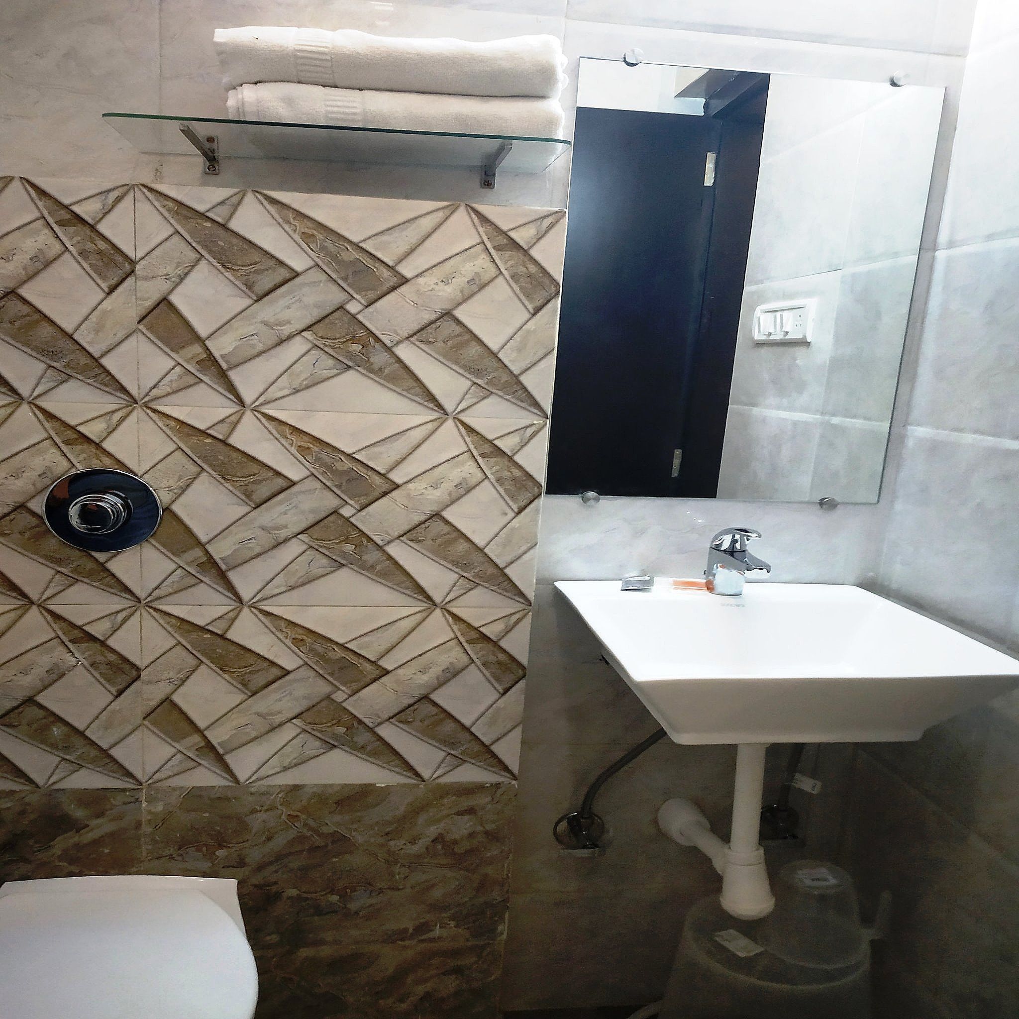 Hotel Suryansh Standard Room 6