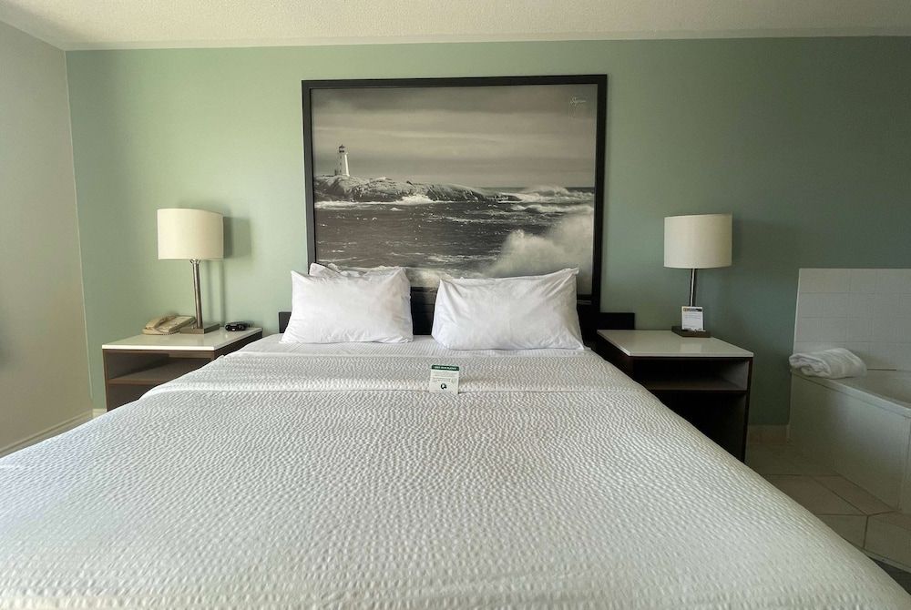 Suite, 1 King Bed, Jetted Tub