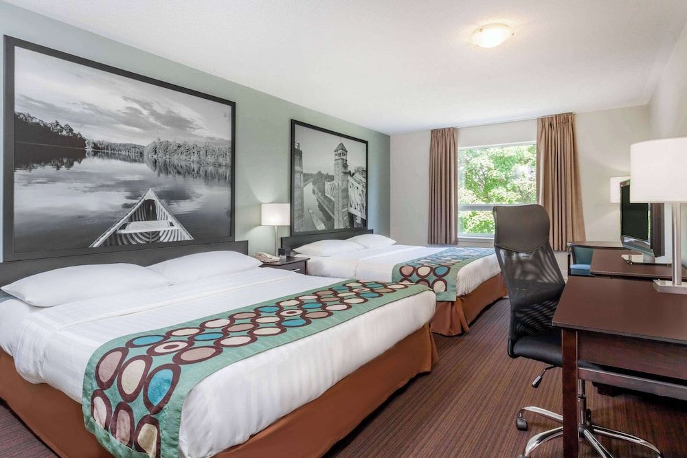 Standard Room (2 King Beds)