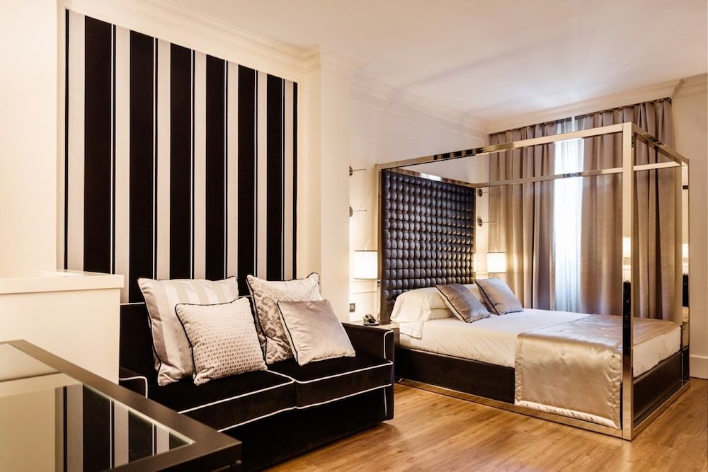 Hotel Milano & Spa Deluxe Apartment dependance (Split level 5pax Stradone Provolo 3 separate building, 800m from Hotel)