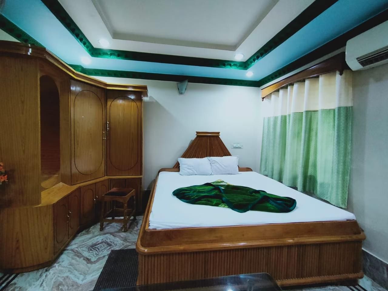 Executive A/C Room