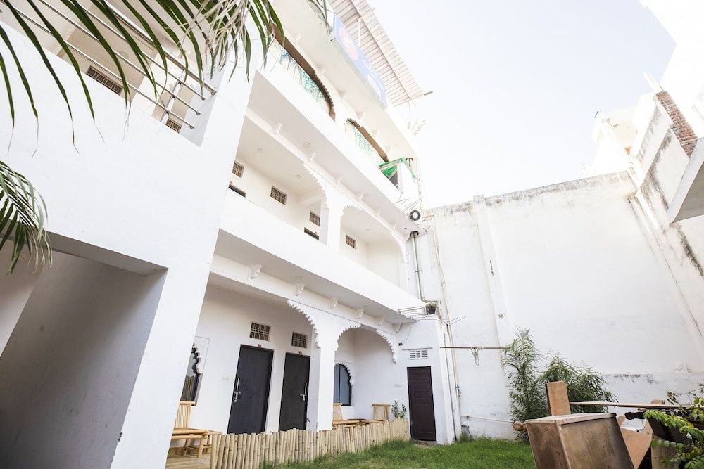 undefined OYO 37341 Heritage High 7