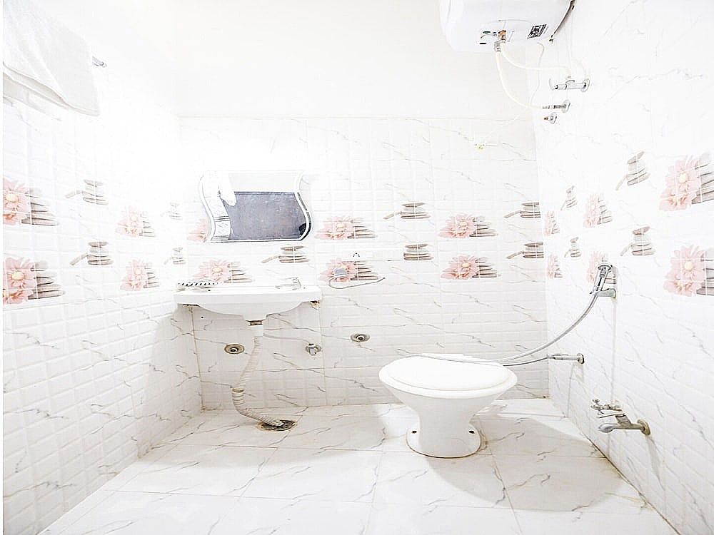 OYO 37341 Heritage High Double or Twin Room 3