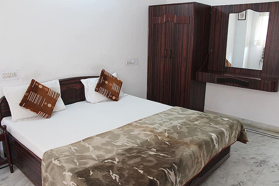 Hotel white palace
