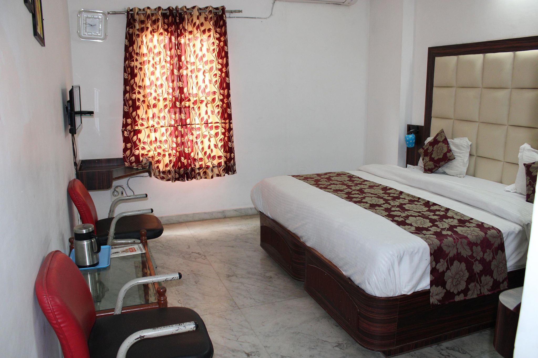 Hotel white palace
