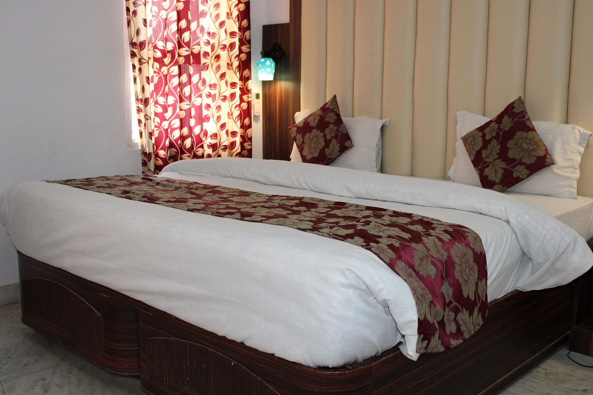 Hotel white palace