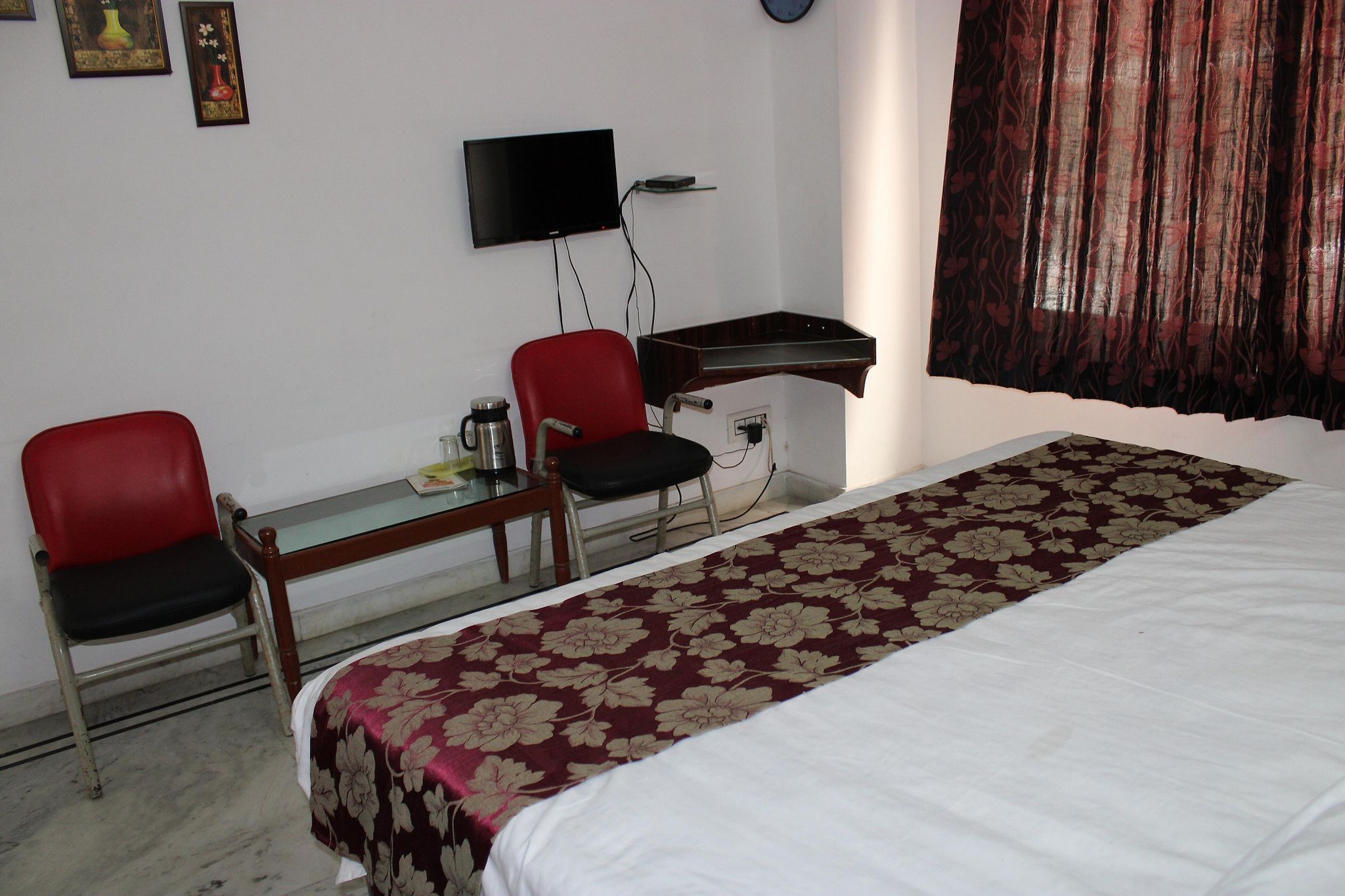 Hotel white palace