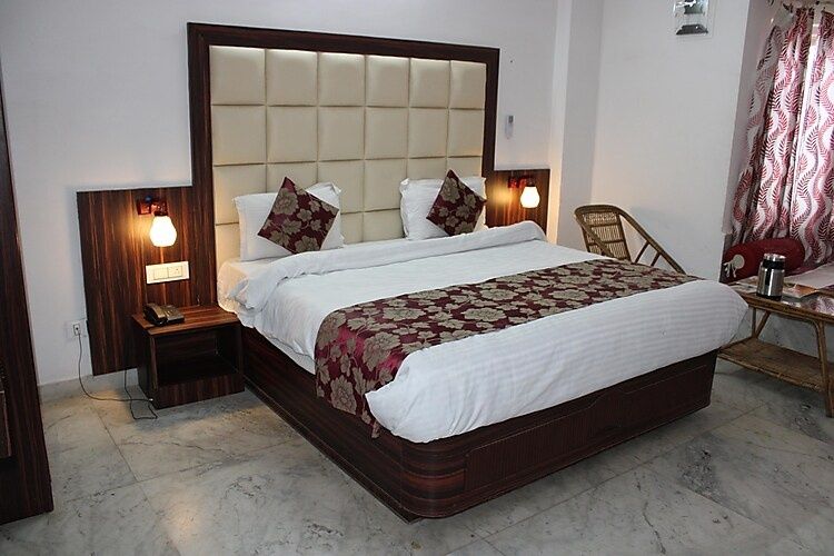Hotel white palace