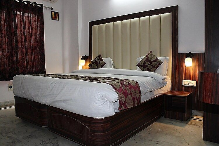 Hotel white palace