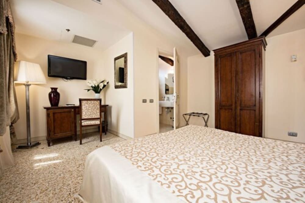 Hotel Dell'Opera Double Room (Plus) 3