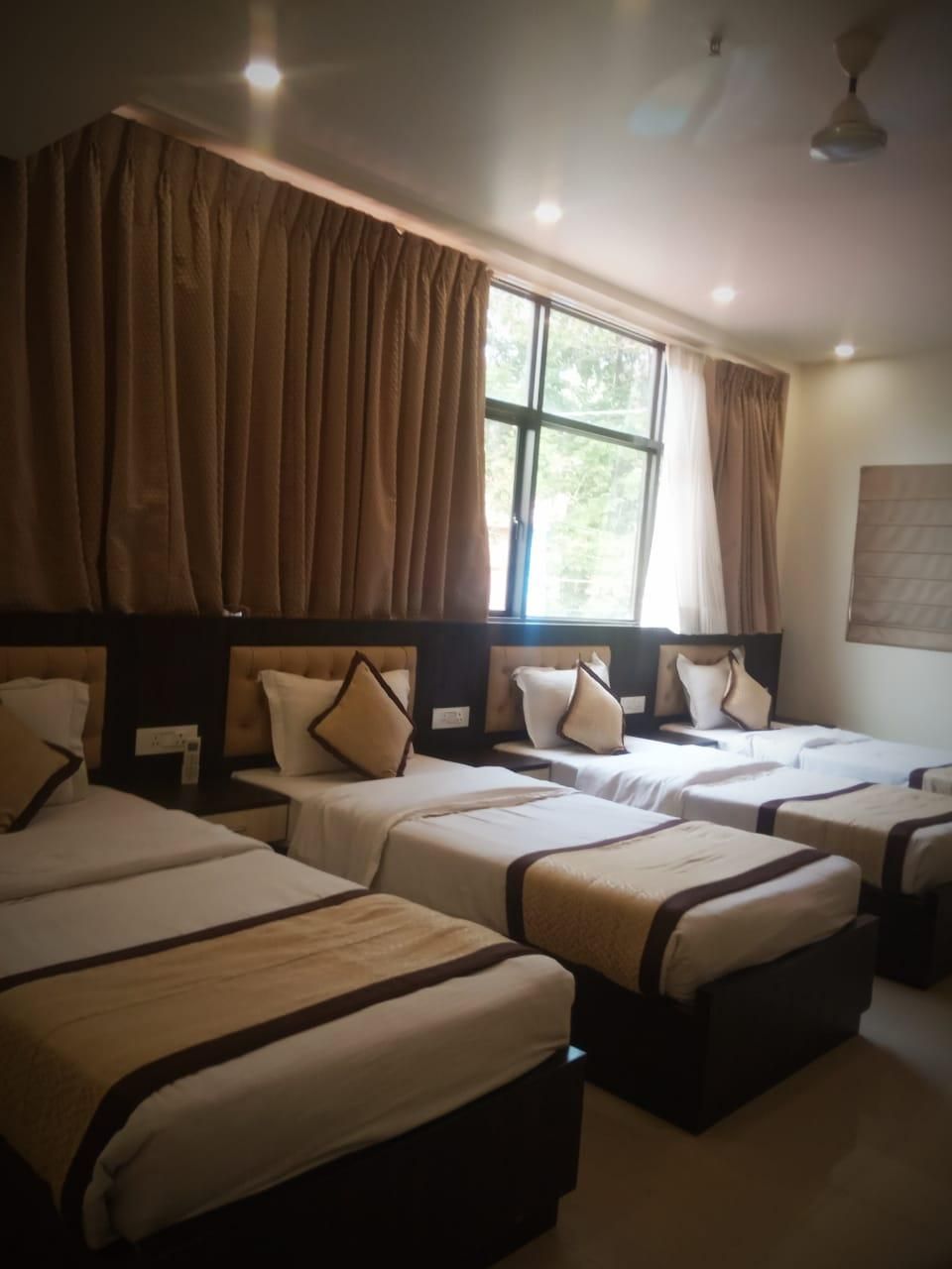 Economy 6-Bed Room