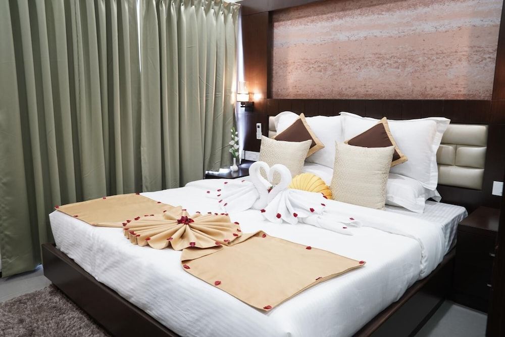 Royal Room, 1 King Bed with Sofa bed