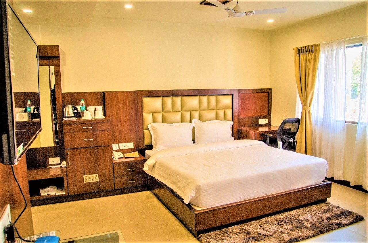 Executive Double (AYESH)