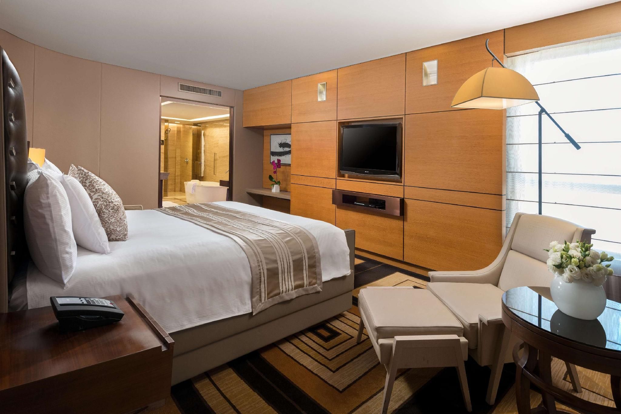 King Deluxe Suite