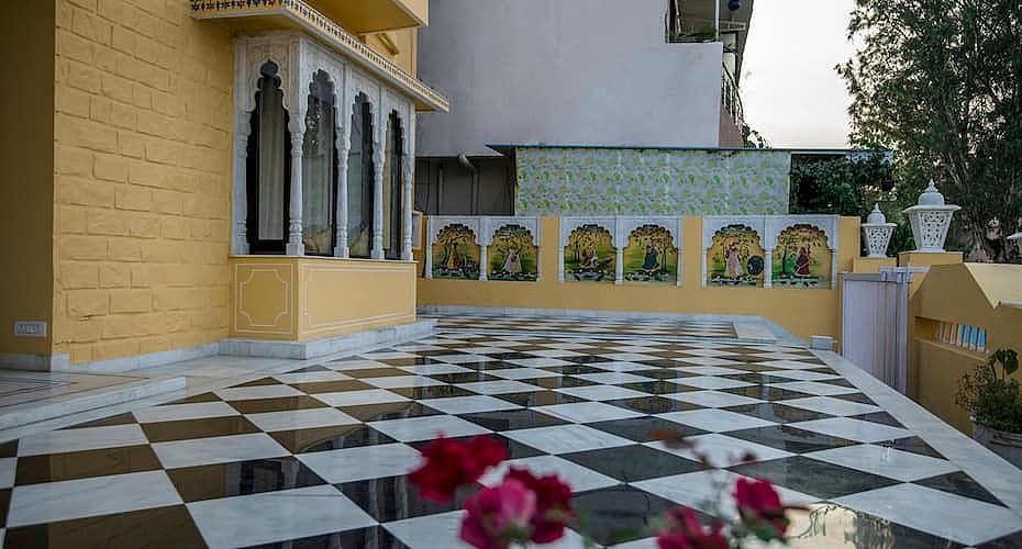 Chandraveer Niwas
