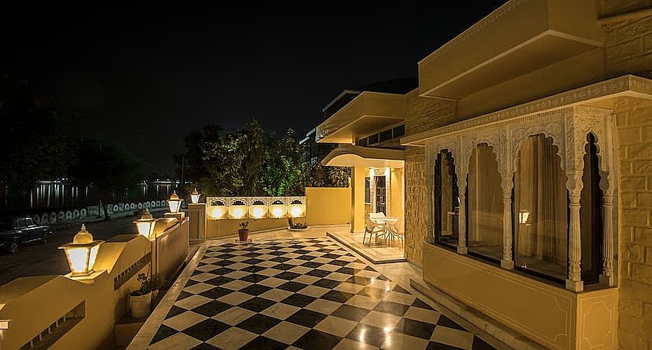 Chandraveer Niwas