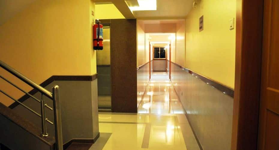 HOTEL ARYAA REGENCY