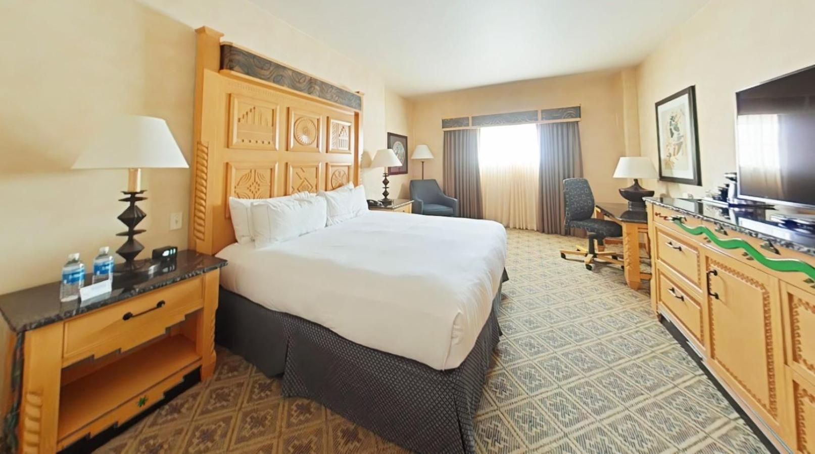 1 King Bed