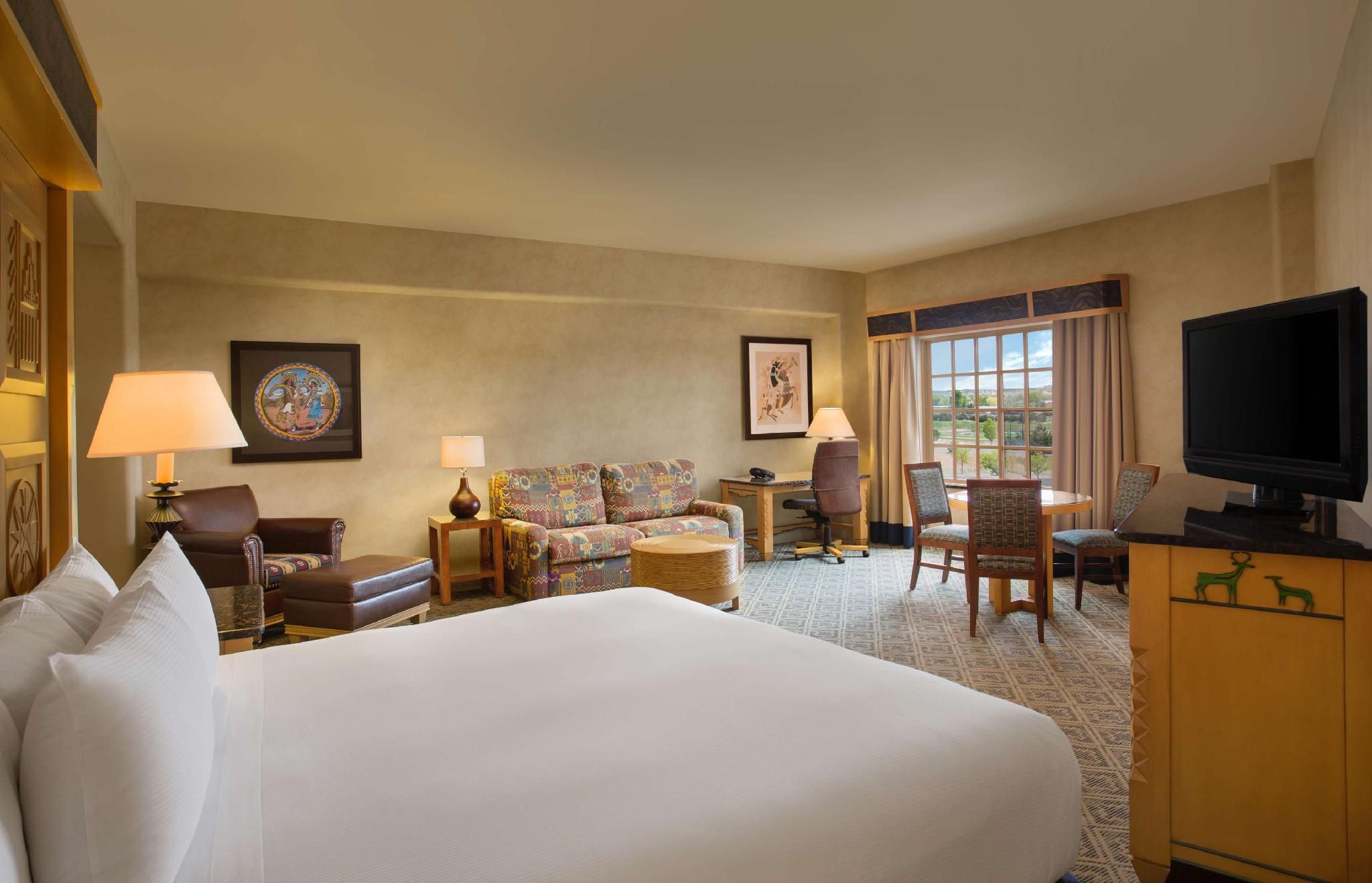 1 King Bed Studio Suite