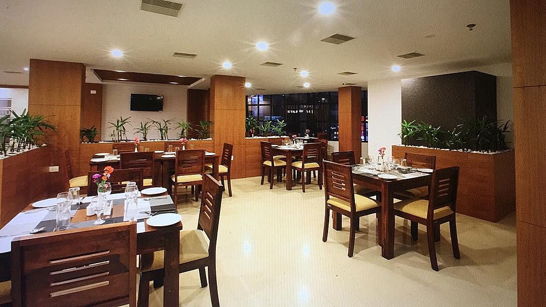 Food & Dining