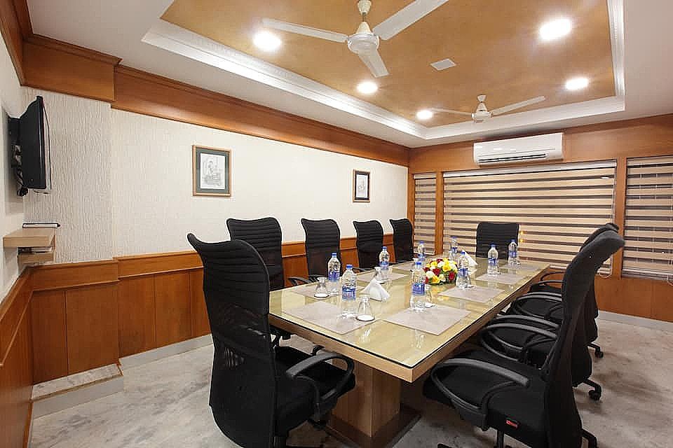 undefined Hotel Hills Park 10