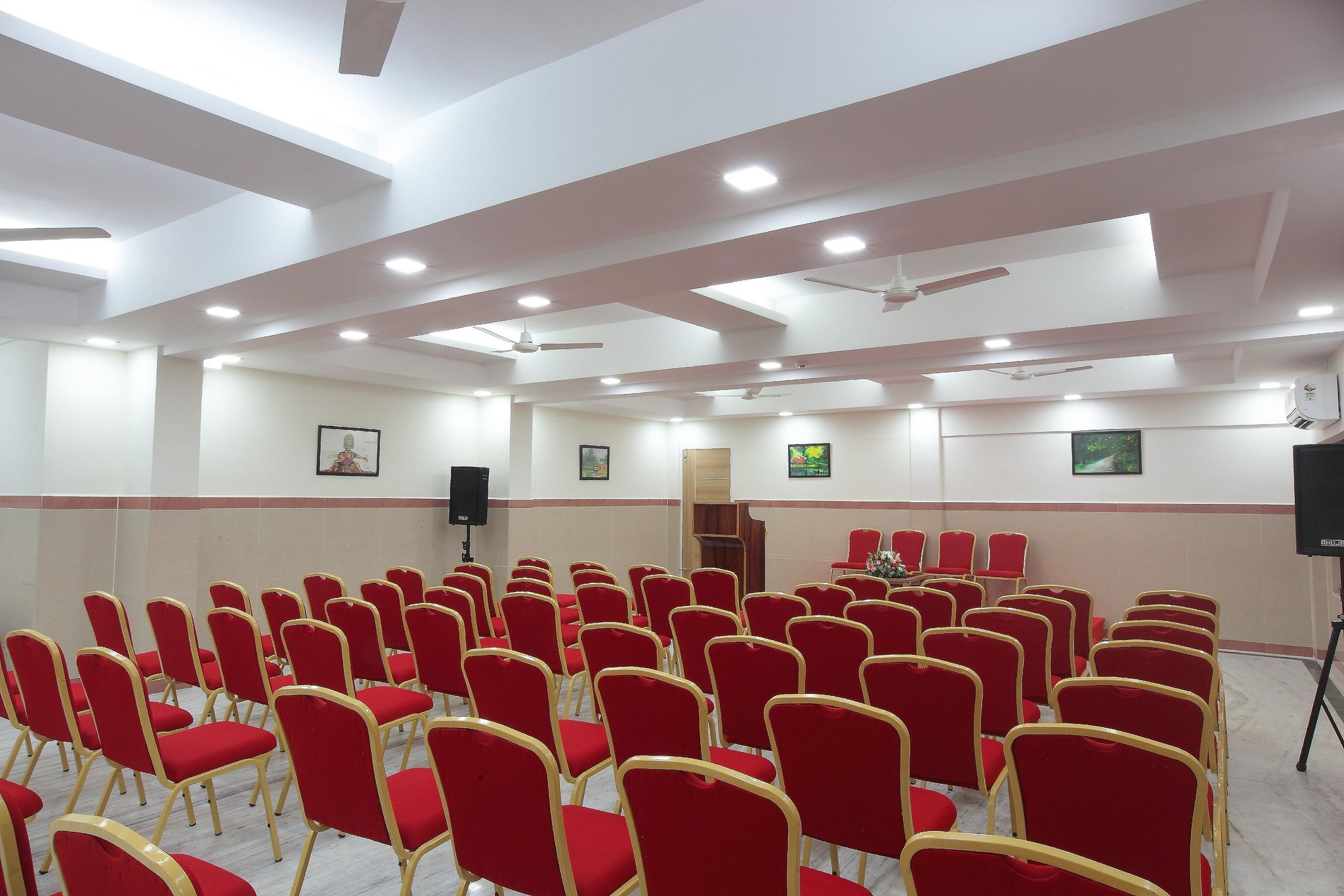 undefined Hotel Hills Park 6