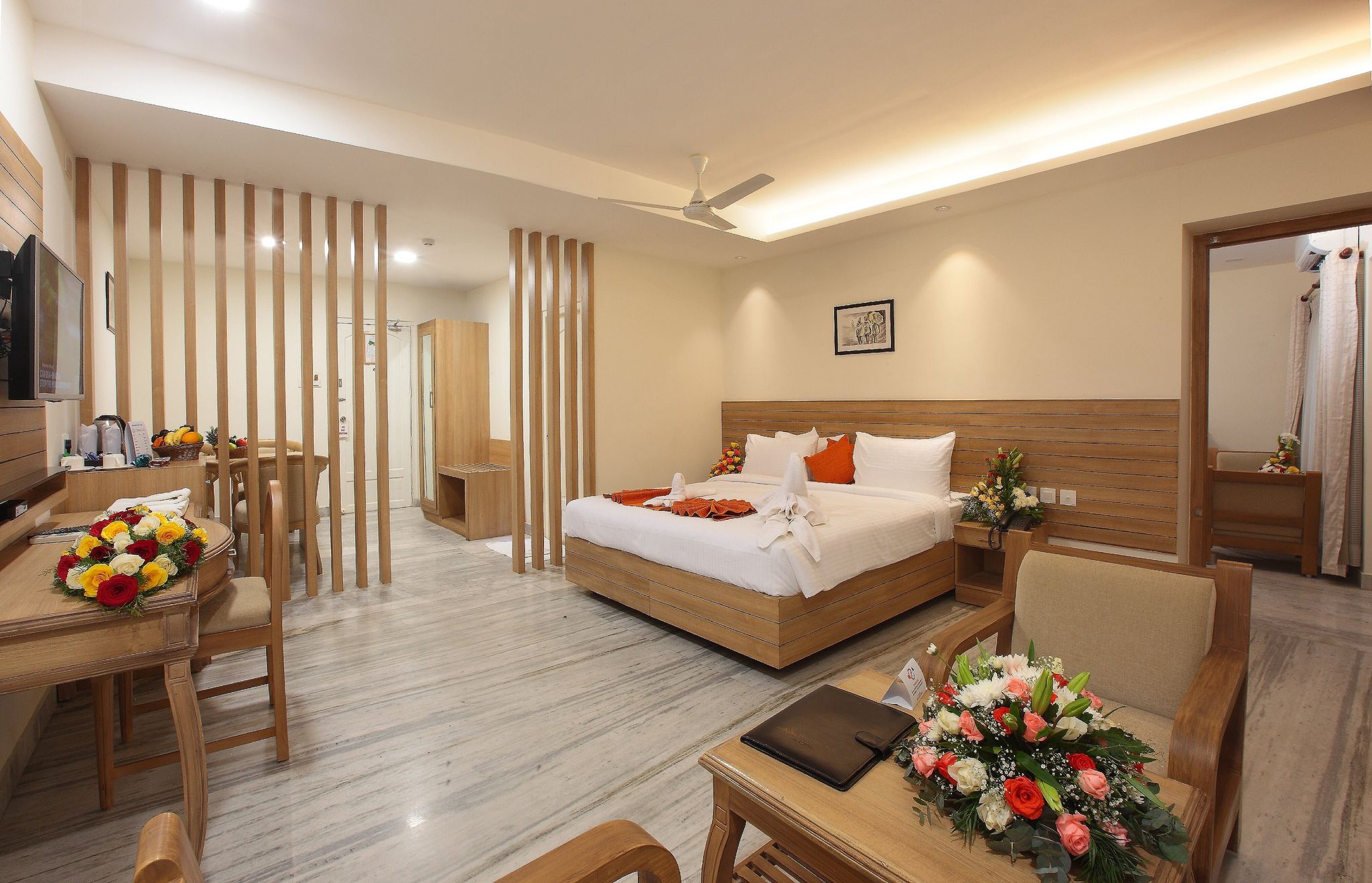 Hotel Hills Park Deluxe Double Room 2