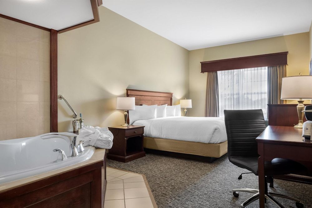 Suite, 1 King Bed, Non Smoking, Jetted Tub