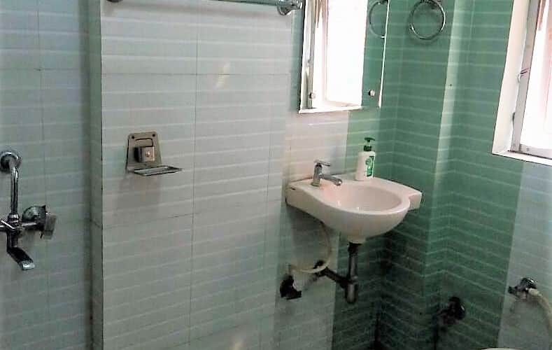 Deluxe Premium Washroom