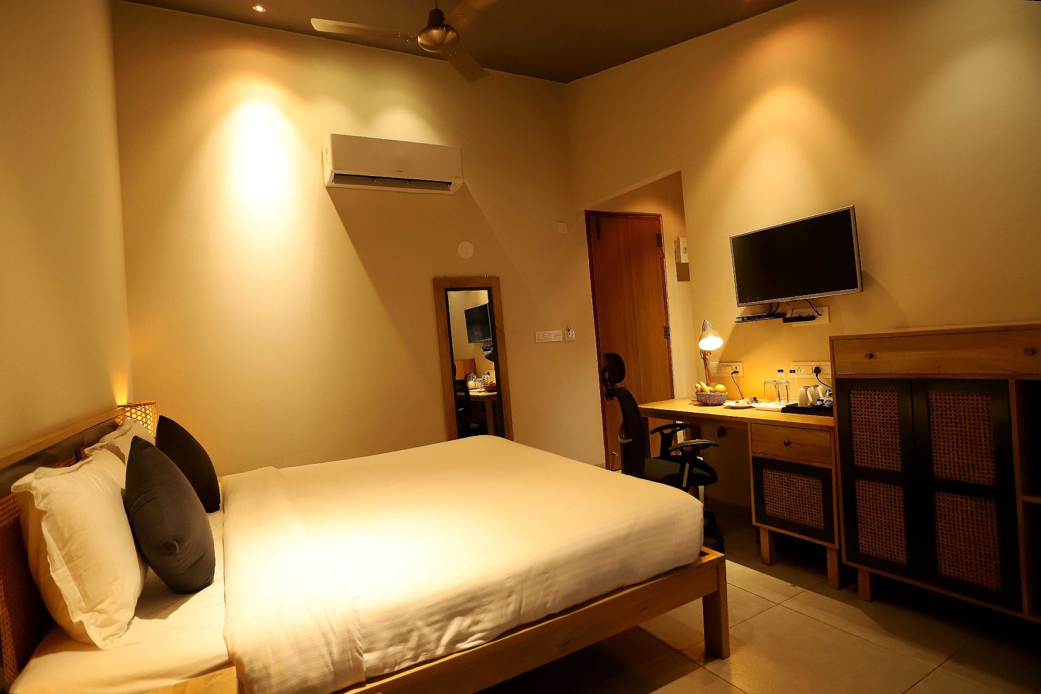 The Artist House Deluxe Room 5