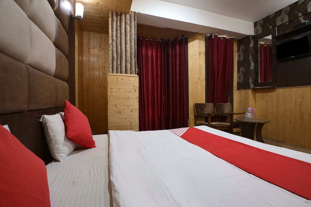 Hotel O Azad Standard Double Room 3