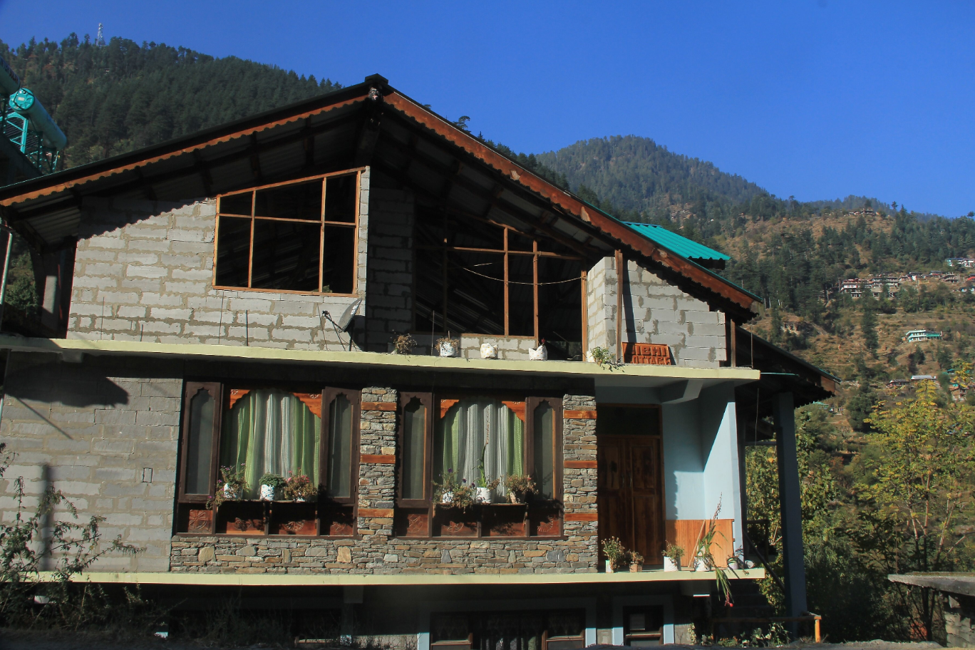 Jibhi Cottage