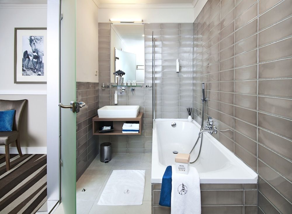 Hotel Central Basilica Standard Double or Twin Room 10