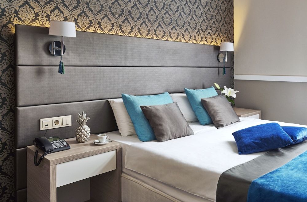 Hotel Central Basilica Standard Double or Twin Room 6