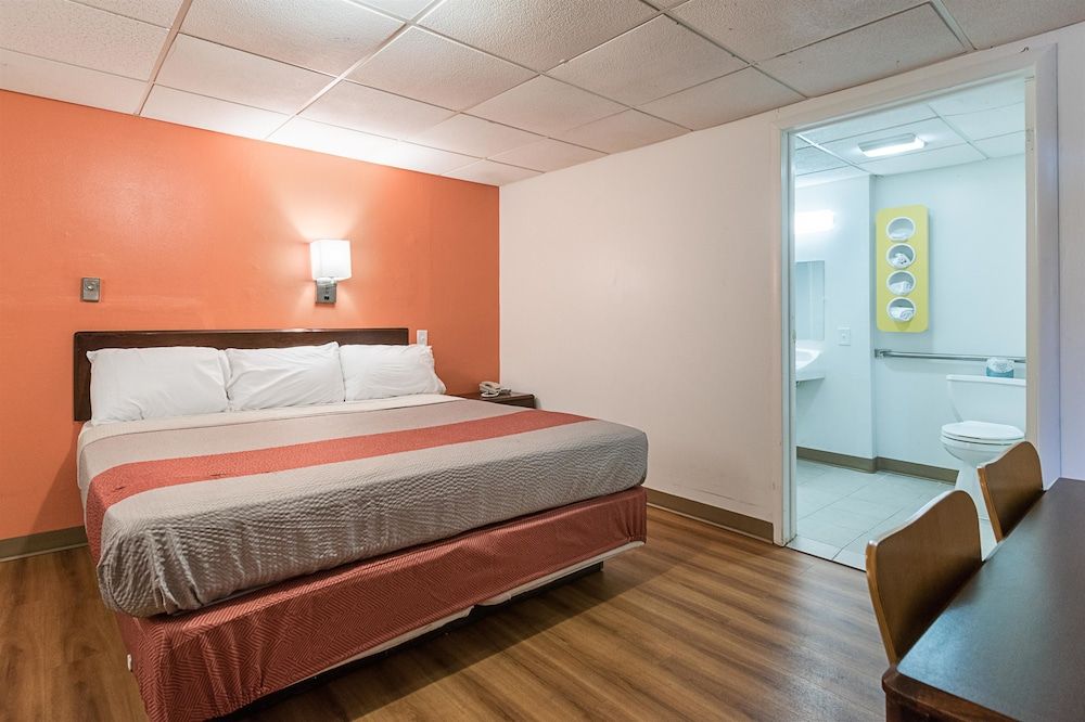 Motel 6 Frackville, PA