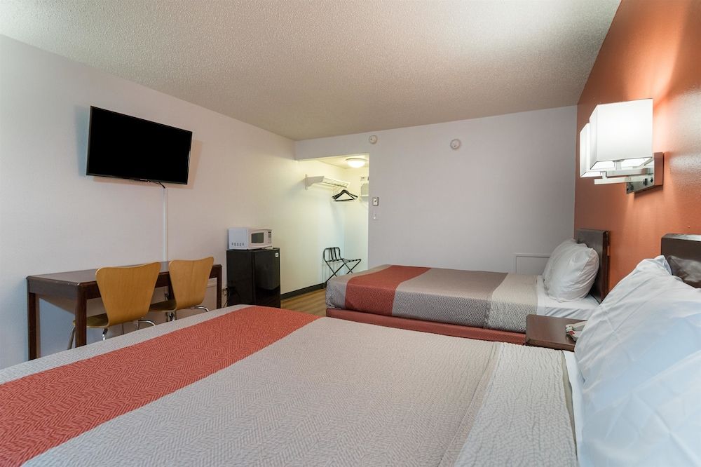 Motel 6 Frackville, PA Standard Room, 2 Double Beds, Non Smoking 2