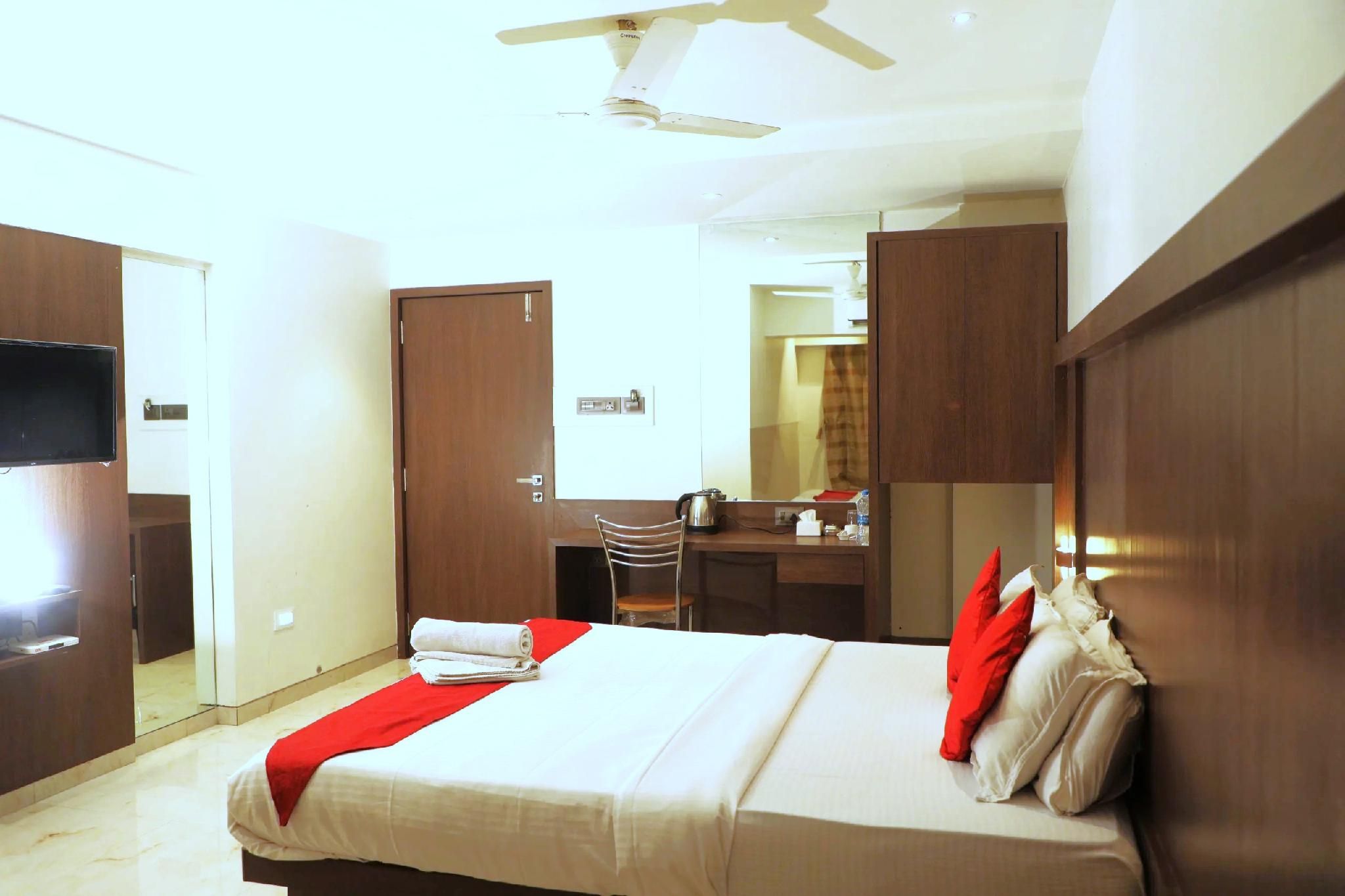 Hotel Express Inn Executive Room 13