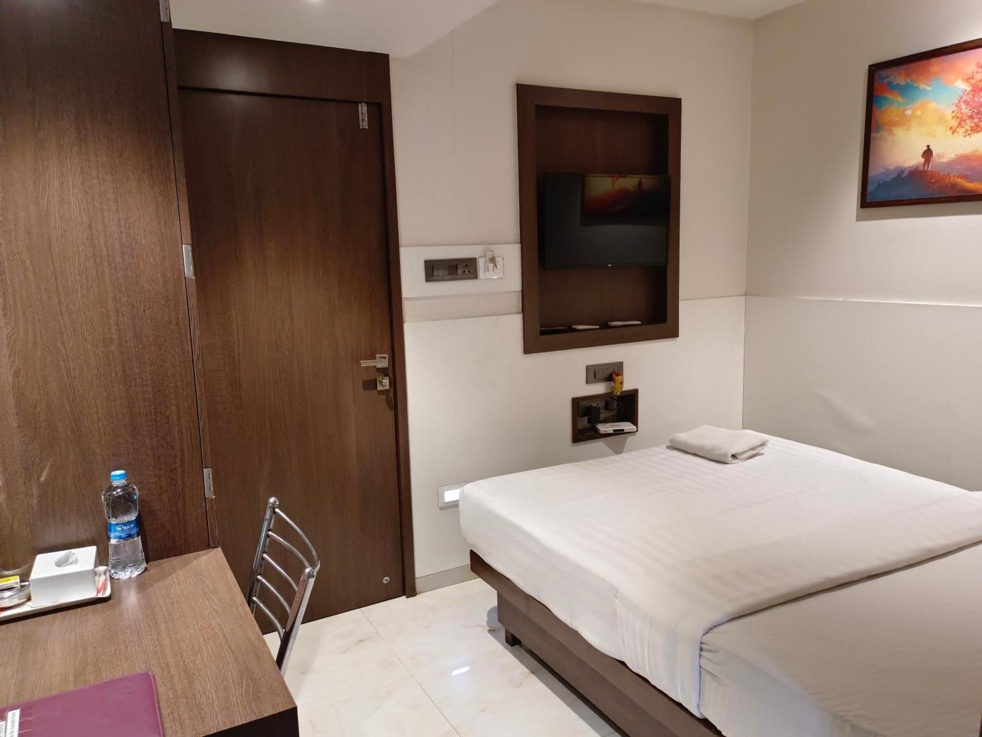 Hotel Express Inn Executive Room 4