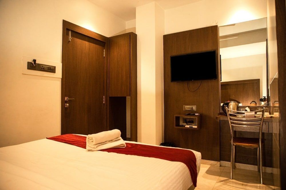 Hotel Express Inn Executive Room 19