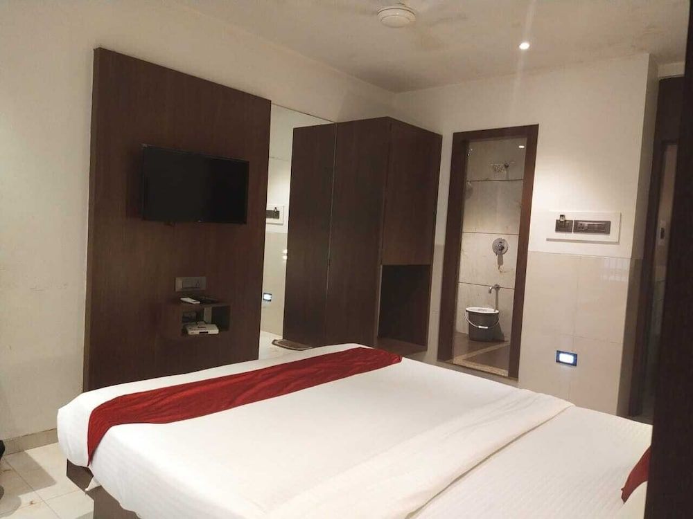 Hotel Express Inn Executive Room 12