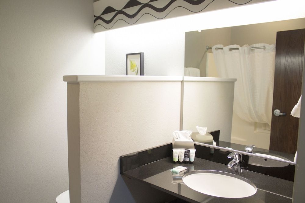 Metropolis Resort Double Queen (Waterpark and Fun Center is closed every Monday and Tuesday) 4